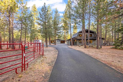 Tiny photo for 14419 Crossroads Loop, Sisters, OR 97759 (MLS # 220212556)
