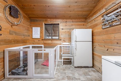 Tiny photo for 14419 Crossroads Loop, Sisters, OR 97759 (MLS # 220212556)