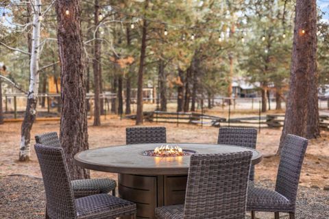 Tiny photo for 14419 Crossroads Loop, Sisters, OR 97759 (MLS # 220212556)