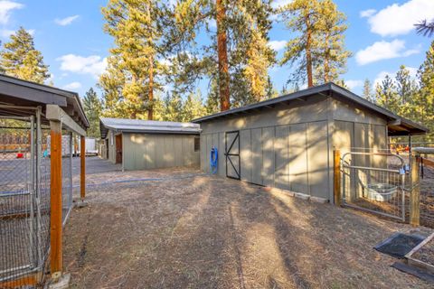 Tiny photo for 14419 Crossroads Loop, Sisters, OR 97759 (MLS # 220212556)