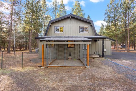 Tiny photo for 14419 Crossroads Loop, Sisters, OR 97759 (MLS # 220212556)