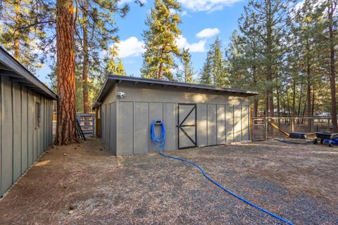 Tiny photo for 14419 Crossroads Loop, Sisters, OR 97759 (MLS # 220212556)
