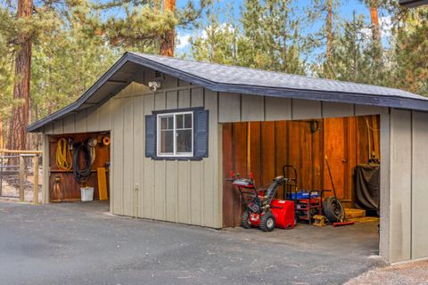 Tiny photo for 14419 Crossroads Loop, Sisters, OR 97759 (MLS # 220212556)