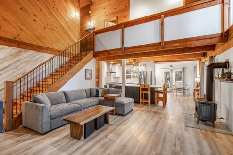 Tiny photo for 14419 Crossroads Loop, Sisters, OR 97759 (MLS # 220212556)