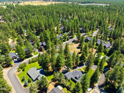Tiny photo for 752 E Tyler Avenue, Sisters, OR 97759 (MLS # 220225133)
