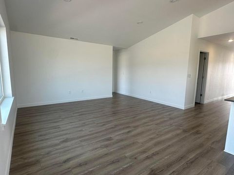 Tiny photo for 621 NE Arnold Street #174, Madras, OR 97741 (MLS # 220212803)