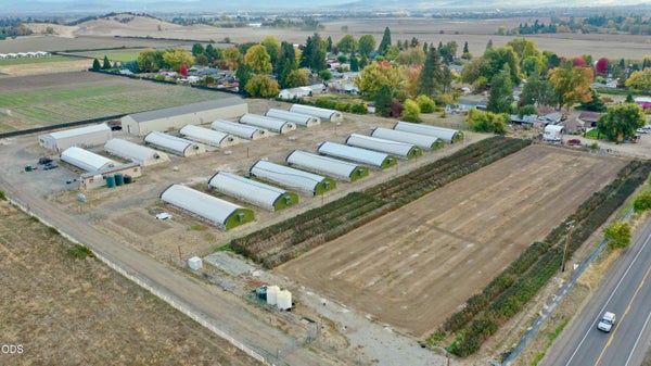 4188 W MAIN ST, MEDFORD, OR 97501 - Image a6f3bc4ad04d987ac0fd17c3bc0cd4c3/2322759725