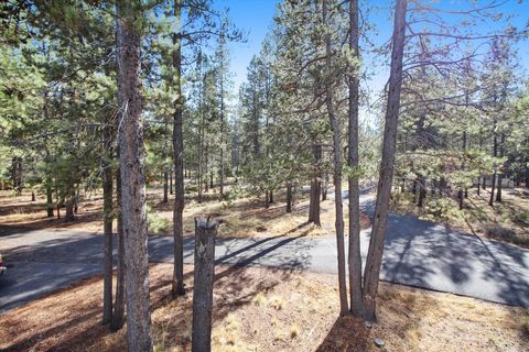 Tiny photo for 18074 E Butte Lane #20, Sunriver, OR 97707 (MLS # 220209951)
