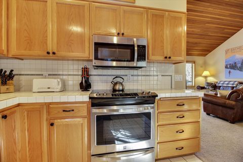 Tiny photo for 18074 E Butte Lane #20, Sunriver, OR 97707 (MLS # 220209951)