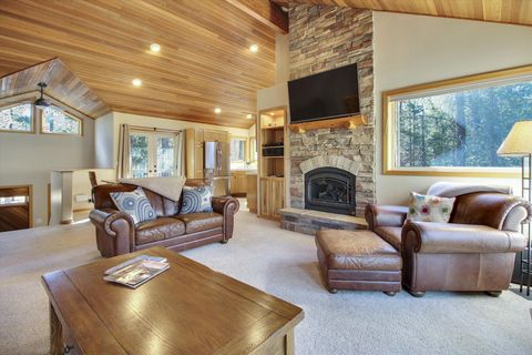 Photo of 18074 E Butte Lane #20, Sunriver, OR 97707 (MLS # 220209951)