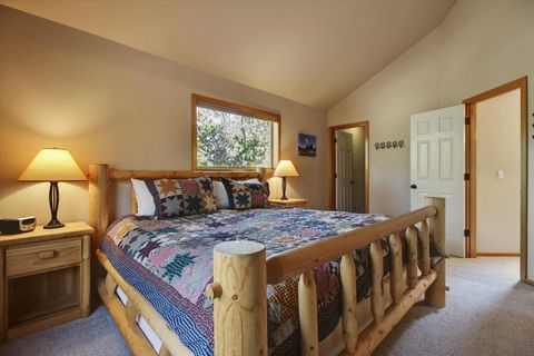 Tiny photo for 18074 E Butte Lane #20, Sunriver, OR 97707 (MLS # 220209951)