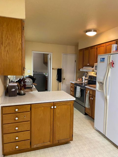 Tiny photo for 13355 Weowna Way, White City, OR 97503 (MLS # 220212944)
