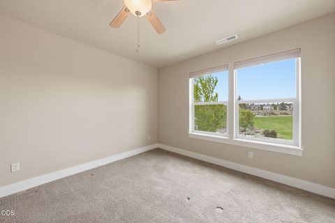 Tiny photo for 3024 NE Flagstone Avenue, Bend, OR 97701 (MLS # 220223134)