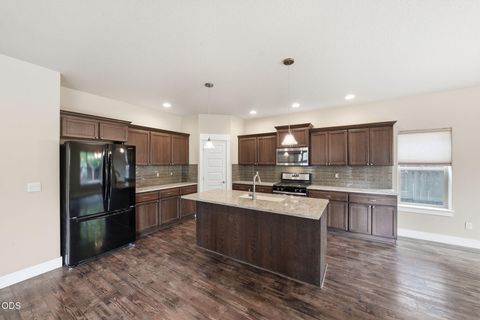 Tiny photo for 3024 NE Flagstone Avenue, Bend, OR 97701 (MLS # 220223134)