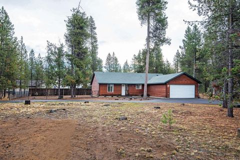 Tiny photo for 55918 Snow Goose Road, Bend, OR 97707 (MLS # 220212542)