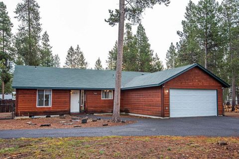 Tiny photo for 55918 Snow Goose Road, Bend, OR 97707 (MLS # 220212542)