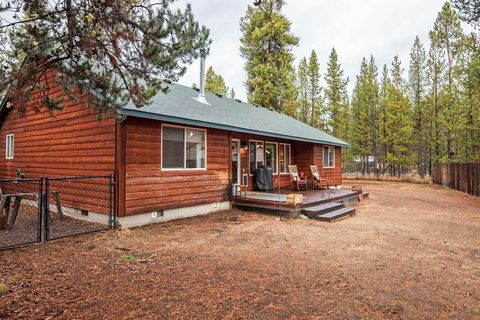 Tiny photo for 55918 Snow Goose Road, Bend, OR 97707 (MLS # 220212542)
