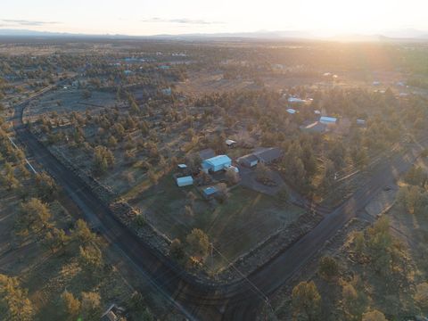 Tiny photo for 3940 NE Zamia Avenue, Redmond, OR 97756 (MLS # 220215147)