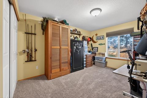 Tiny photo for 3940 NE Zamia Avenue, Redmond, OR 97756 (MLS # 220215147)