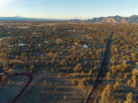 Tiny photo for 3940 NE Zamia Avenue, Redmond, OR 97756 (MLS # 220215147)