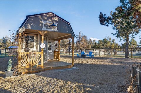 Tiny photo for 3940 NE Zamia Avenue, Redmond, OR 97756 (MLS # 220215147)