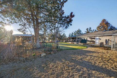 Tiny photo for 3940 NE Zamia Avenue, Redmond, OR 97756 (MLS # 220215147)