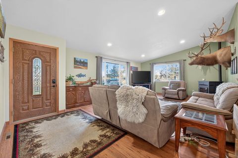 Tiny photo for 3940 NE Zamia Avenue, Redmond, OR 97756 (MLS # 220215147)