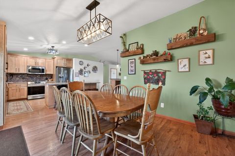 Tiny photo for 3940 NE Zamia Avenue, Redmond, OR 97756 (MLS # 220215147)