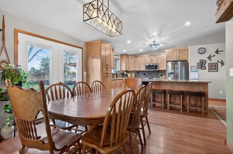 Tiny photo for 3940 NE Zamia Avenue, Redmond, OR 97756 (MLS # 220215147)