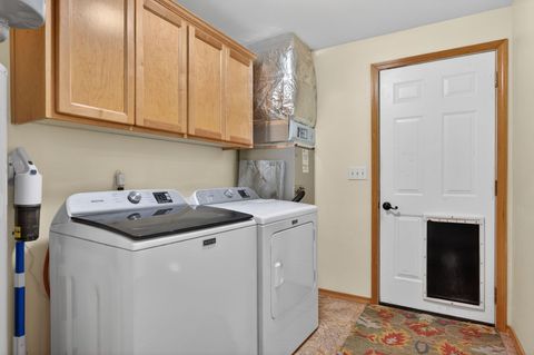 Tiny photo for 3940 NE Zamia Avenue, Redmond, OR 97756 (MLS # 220215147)