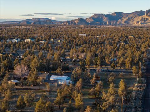 Tiny photo for 3940 NE Zamia Avenue, Redmond, OR 97756 (MLS # 220215147)