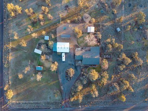 Tiny photo for 3940 NE Zamia Avenue, Redmond, OR 97756 (MLS # 220215147)