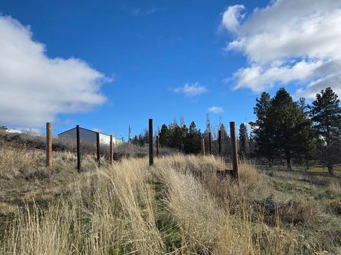 Tiny photo for 0 Beverly Drive #Lot 5, Klamath Falls, OR 97603 (MLS # 220213175)