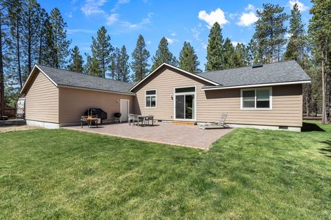 Tiny photo for 148957 Mabel Drive, La Pine, OR 97739 (MLS # 220219265)