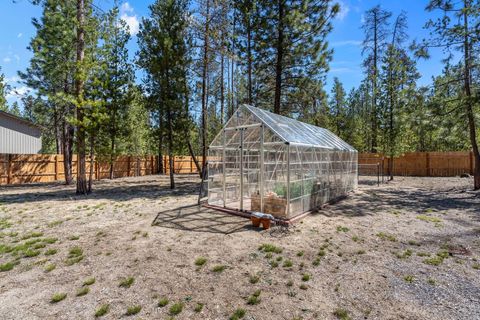 Tiny photo for 148957 Mabel Drive, La Pine, OR 97739 (MLS # 220219265)
