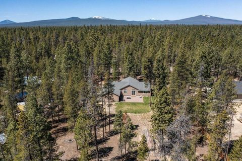 Tiny photo for 148957 Mabel Drive, La Pine, OR 97739 (MLS # 220219265)