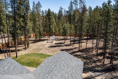 Tiny photo for 148957 Mabel Drive, La Pine, OR 97739 (MLS # 220219265)