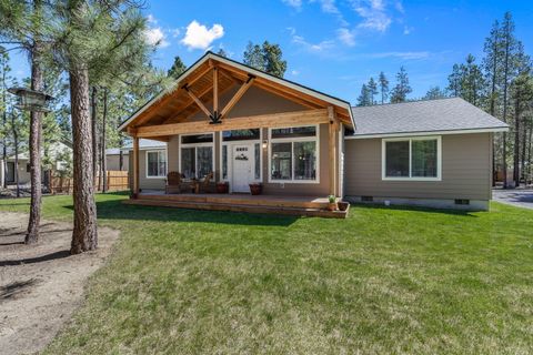 Tiny photo for 148957 Mabel Drive, La Pine, OR 97739 (MLS # 220219265)
