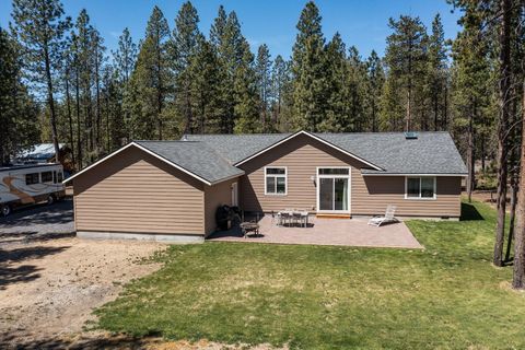 Tiny photo for 148957 Mabel Drive, La Pine, OR 97739 (MLS # 220219265)
