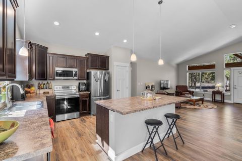 Tiny photo for 148957 Mabel Drive, La Pine, OR 97739 (MLS # 220219265)