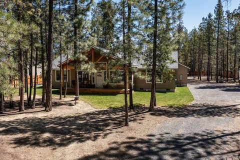 Tiny photo for 148957 Mabel Drive, La Pine, OR 97739 (MLS # 220219265)