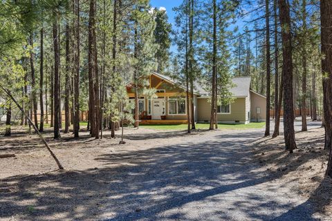 Tiny photo for 148957 Mabel Drive, La Pine, OR 97739 (MLS # 220219265)