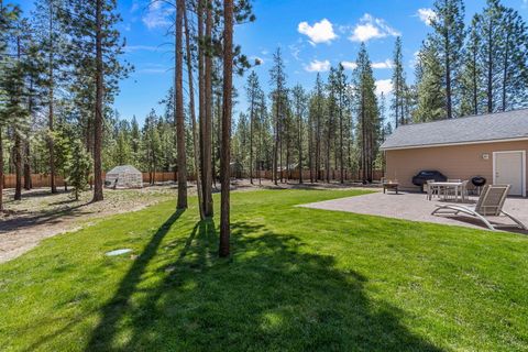 Tiny photo for 148957 Mabel Drive, La Pine, OR 97739 (MLS # 220219265)