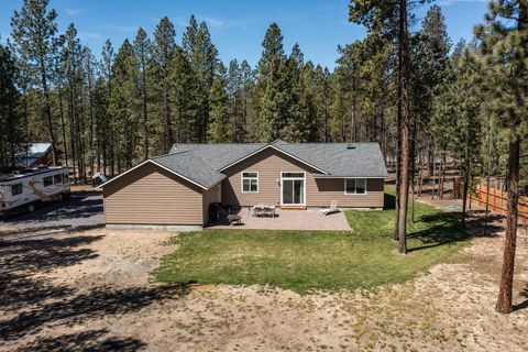 Tiny photo for 148957 Mabel Drive, La Pine, OR 97739 (MLS # 220219265)