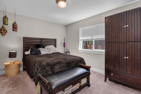 Tiny photo for 148957 Mabel Drive, La Pine, OR 97739 (MLS # 220219265)