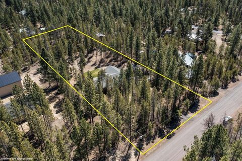 Tiny photo for 148957 Mabel Drive, La Pine, OR 97739 (MLS # 220219265)