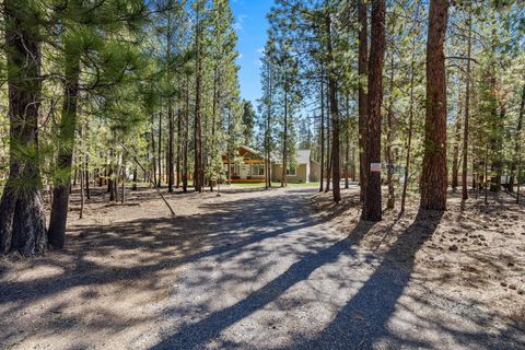 Tiny photo for 148957 Mabel Drive, La Pine, OR 97739 (MLS # 220219265)