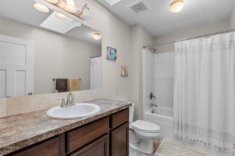 Tiny photo for 148957 Mabel Drive, La Pine, OR 97739 (MLS # 220219265)