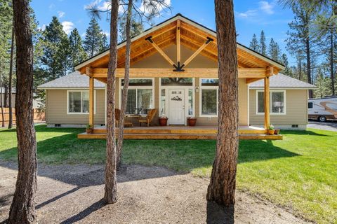 Tiny photo for 148957 Mabel Drive, La Pine, OR 97739 (MLS # 220219265)