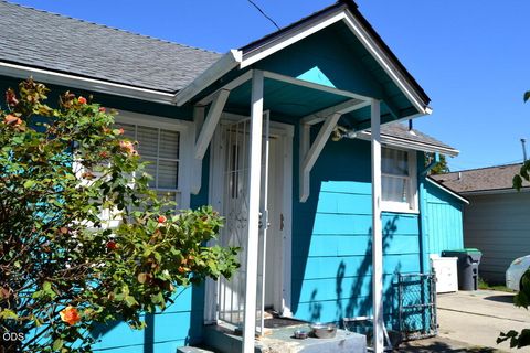 Tiny photo for 317 W Clark Street, Medford, OR 97501 (MLS # 220223024)